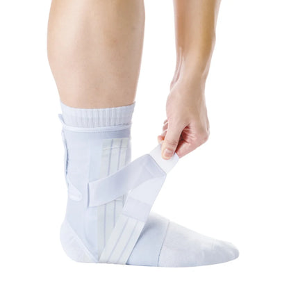 Wygodny stabilizator stawu skokowego – Zamst A1